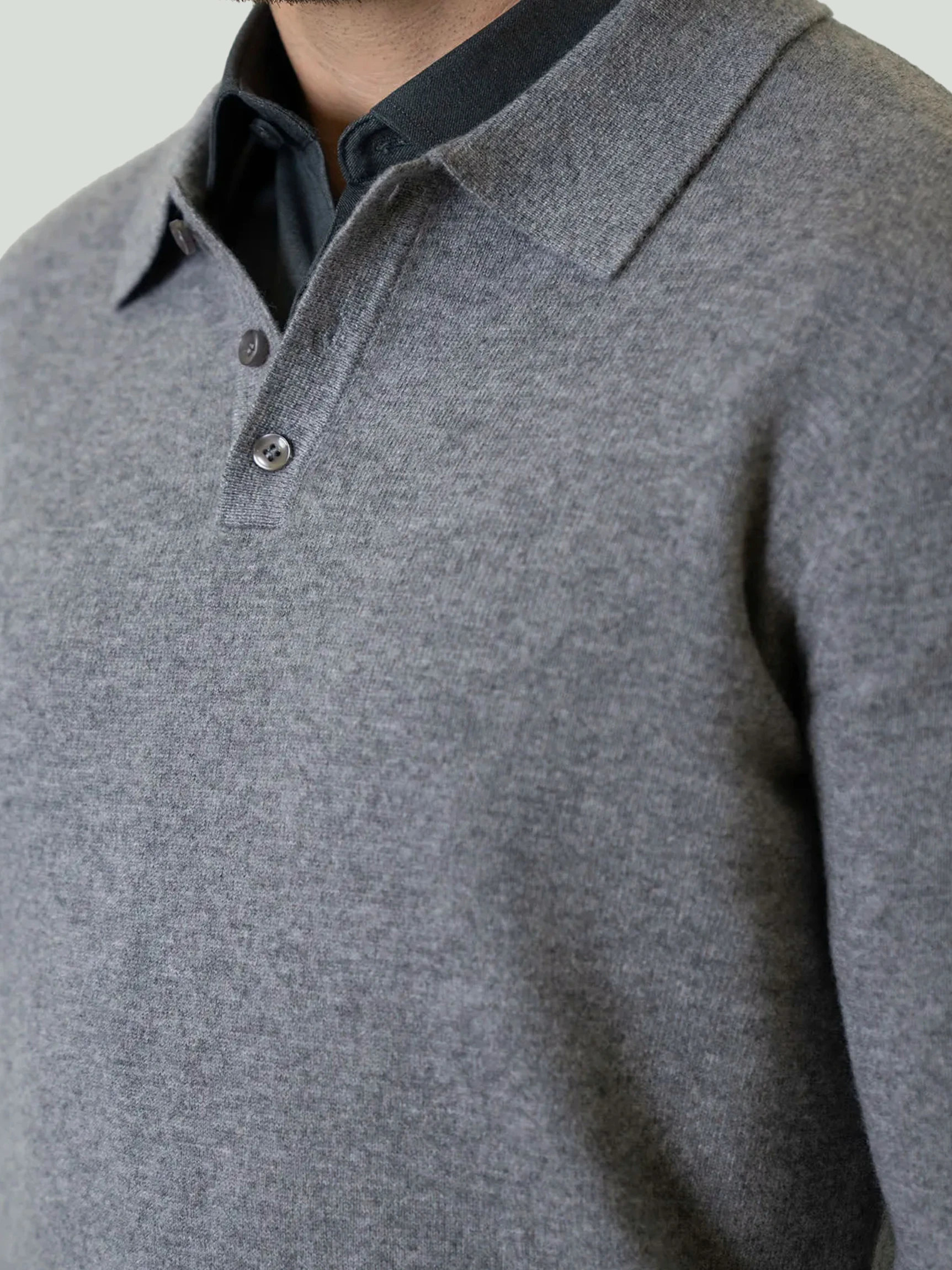 Серый джемпер с воротником поло — Одежда — фото 4 — CLIMBER B.C.