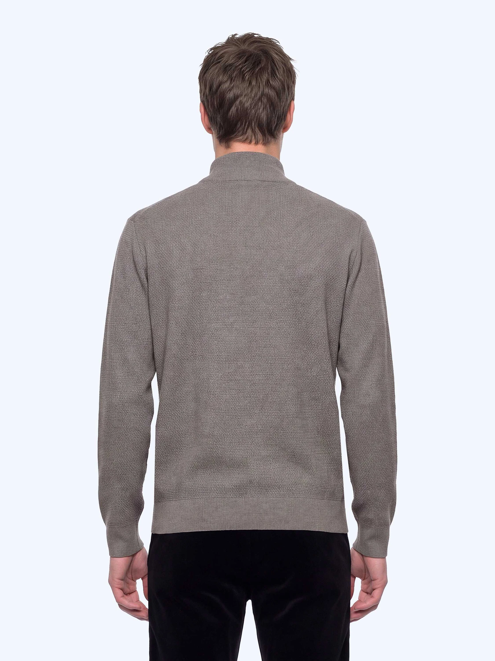 Серый джемпер с воротником-стойкой на молнии — Одежда — фото 4 — CLIMBER B.C.